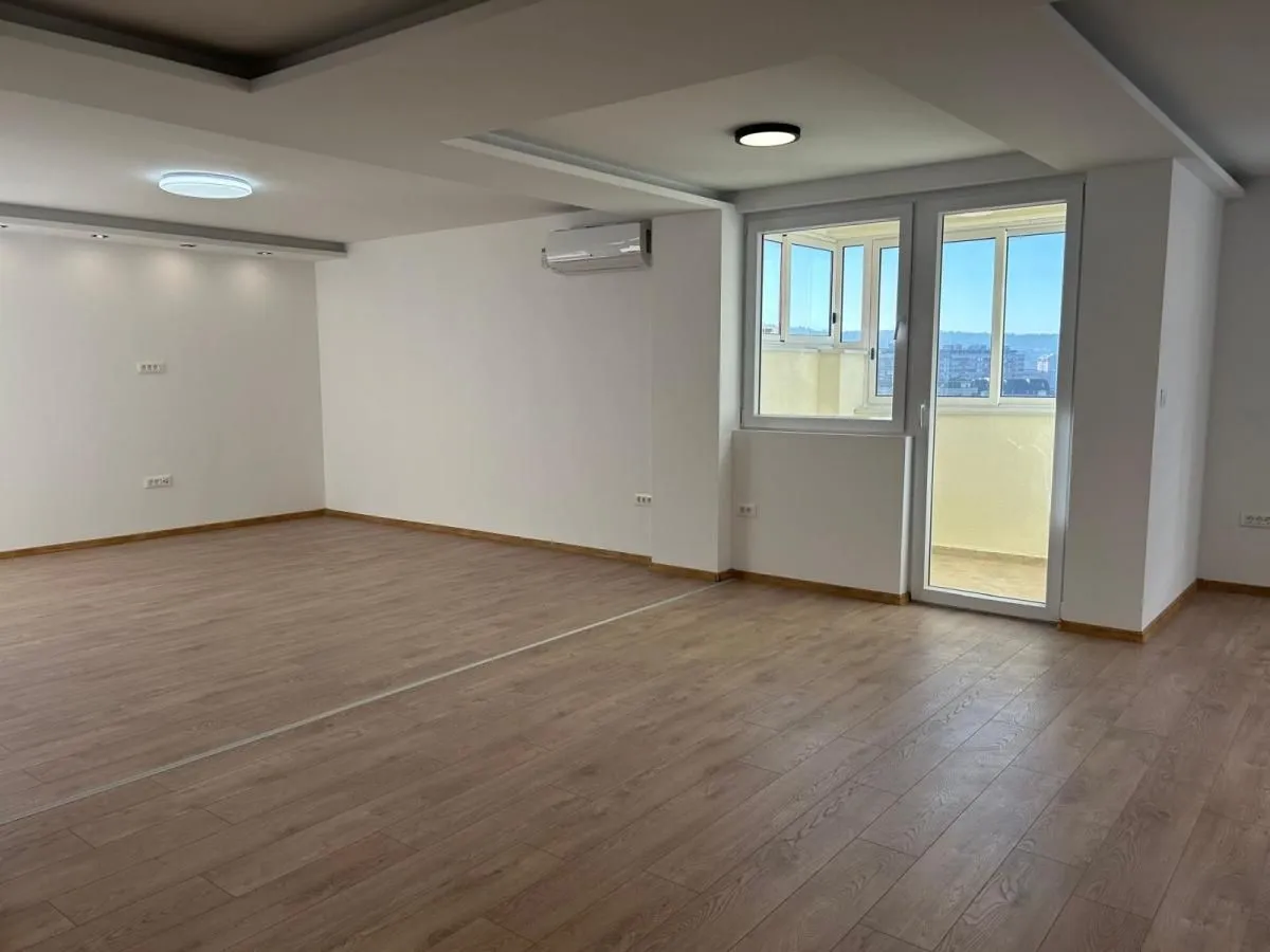 Rent, office space, 230m², Centar, Niš