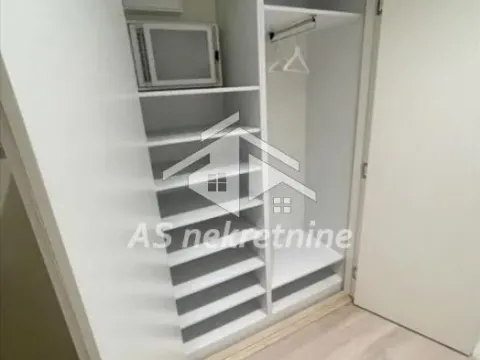 Izdavanje, četvorosoban stan, 111m², Savski Venac, Beograd - image 16