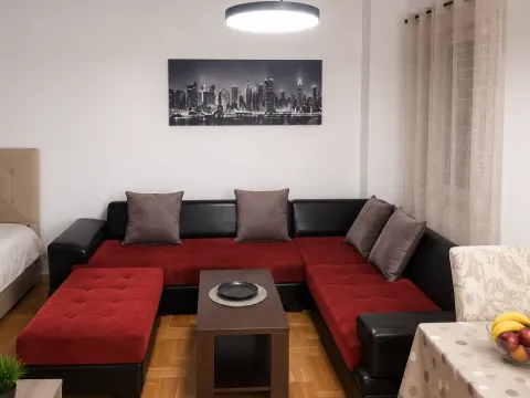 Rent, studio apartment, 36m², Vezirov Most, Podgorica - image 2
