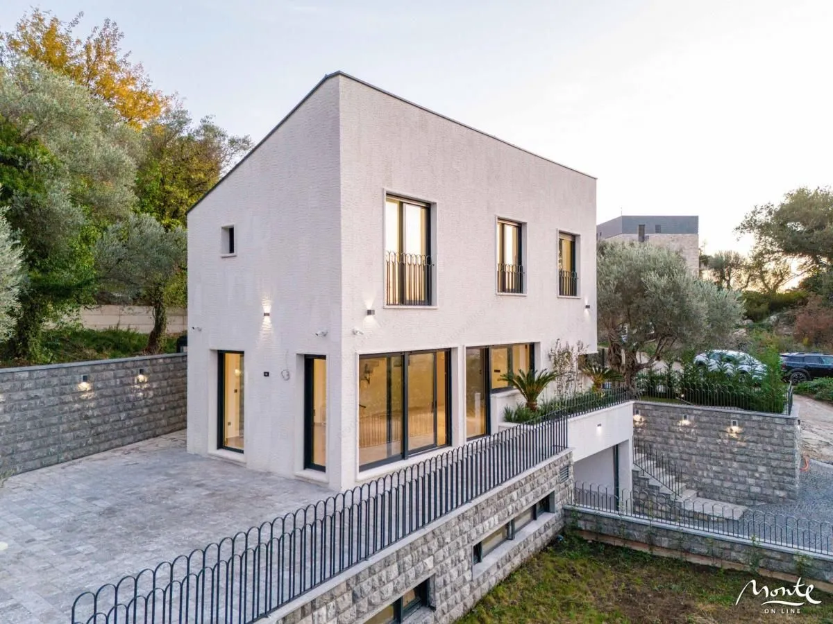 Sale, house, 240m², Kamenovo, Budva