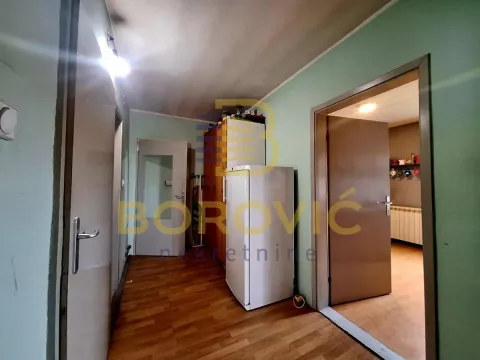 Sale, house, 259m², Voždovac Sve Podlokacije, Beograd - image 17