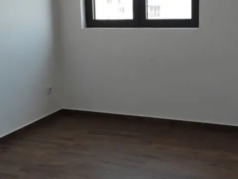 Prodaja, dvosoban stan, 71m², Centar, Bar - image 5