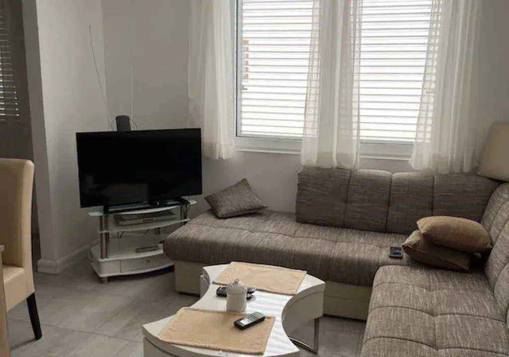 Rent, one bedroom apartment, 35m², Risan, Kotor