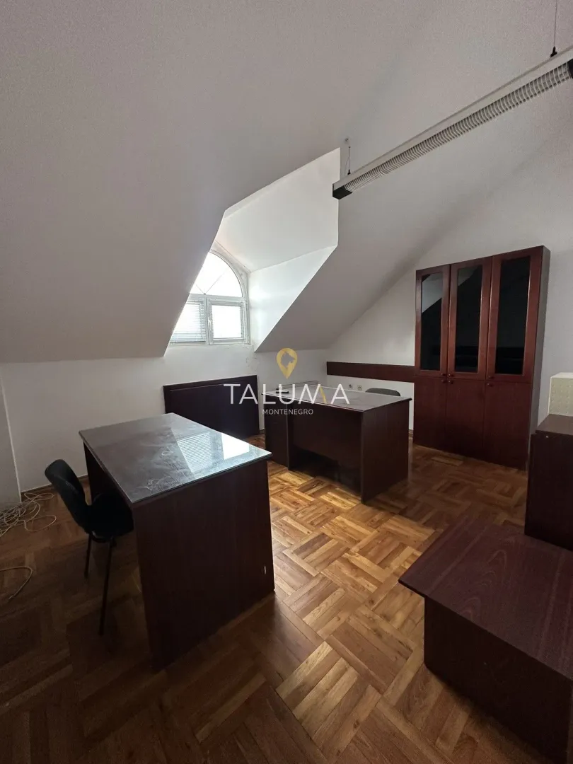 Rent, office space, 150m², Pobrežje, Podgorica