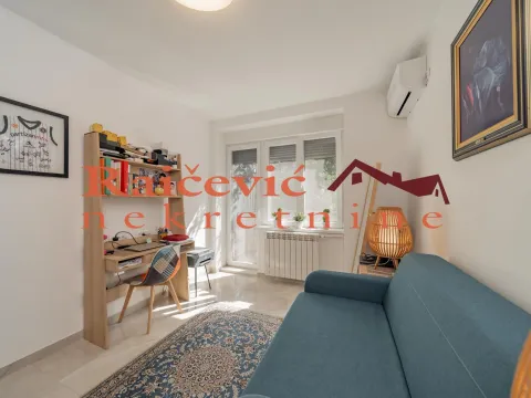Sale, three bedroom apartment, 80m², Savski Venac, Beograd - image 13