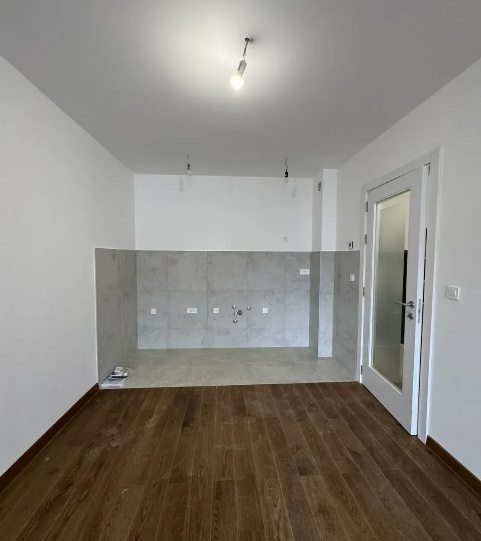 Izdavanje, dvosoban stan, 64m², Kruševac, Podgorica