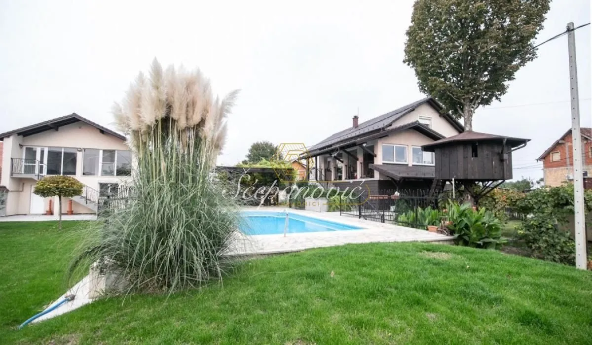 Prodaja, kuća, 370m², Adice, Novi Sad Sve Podlokacije