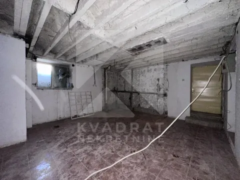 Izdavanje, poslovni prostor, 76m², Centar, Podgorica - image 7