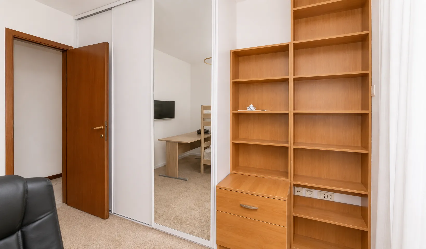 Rent, three bedroom apartment, 200m², Gorica C, Podgorica