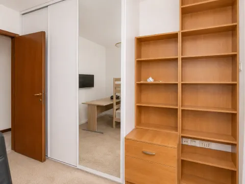 Rent, three bedroom apartment, 200m², Gorica C, Podgorica - image 12