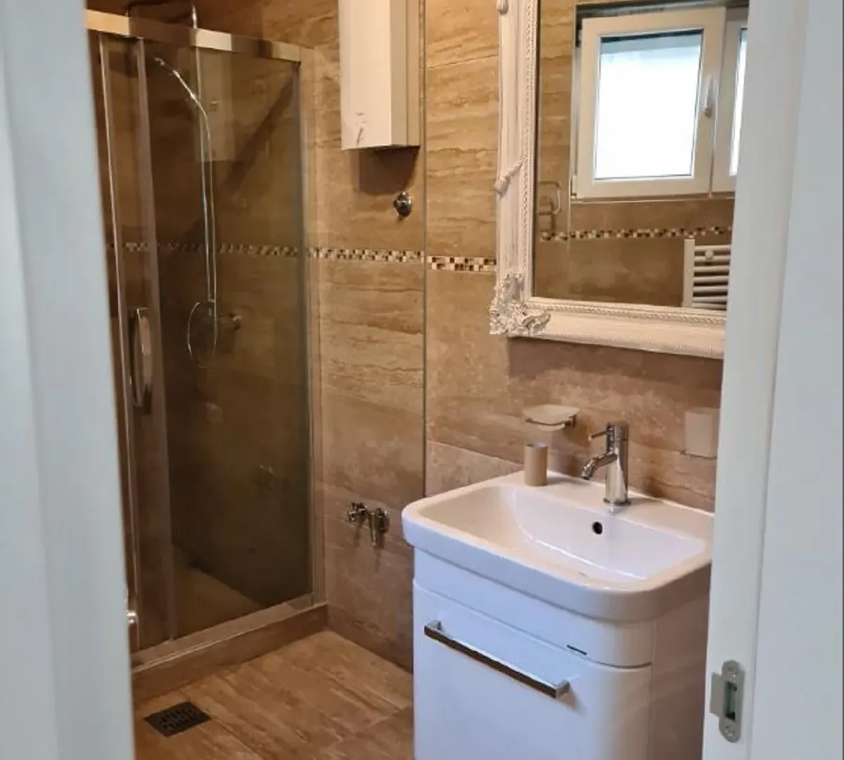 Sale, two bedroom apartment, 72m², Vračar Sve Podlokacije, Beograd