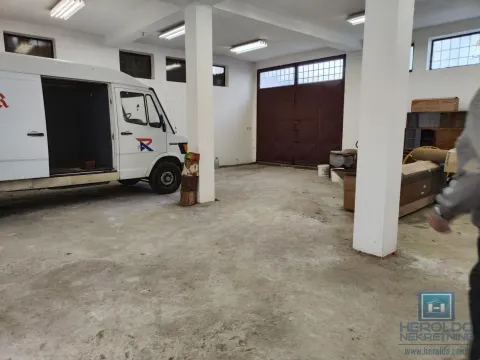 Izdavanje, ugostiteljski objekat, 1000m², Strelište, Jagodina - image 14