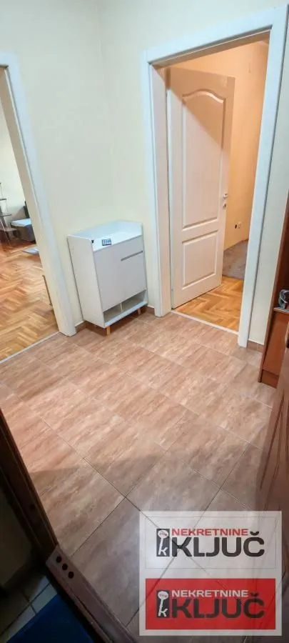 Izdavanje, jednosoban stan, 45m², Grbavica, Novi Sad Sve Podlokacije