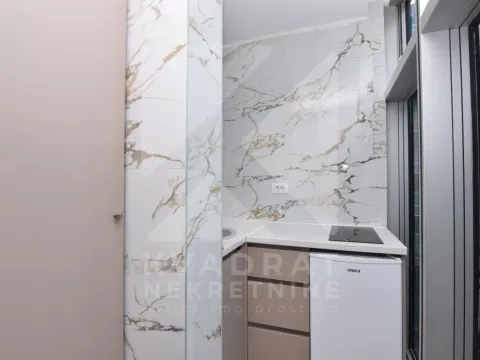 Izdavanje, poslovni prostor, 185m², Centar, Podgorica - image 10