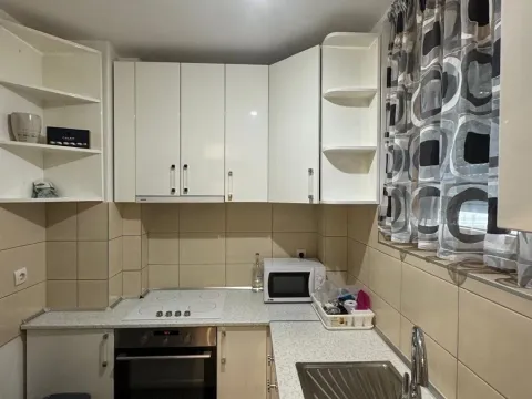 Izdavanje, dvosoban stan, 42m², Zvezdara, Zvezdara Sve Podlokacije - image 3