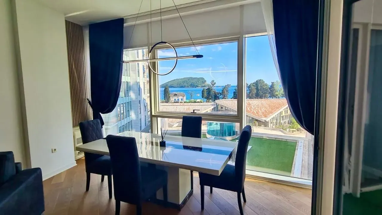 Prodaja, jednosoban stan, 67m², Centar, Budva