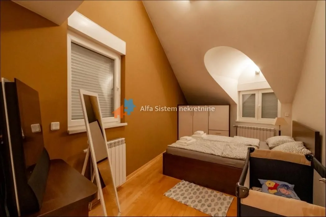 Rent, four bedroom apartment, 140m², Stari Grad, Beograd