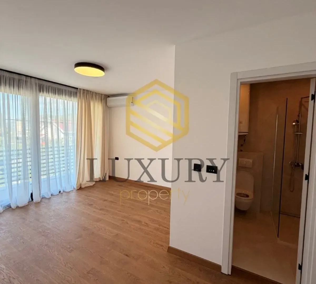 Izdavanje, kuća, 180m², Gornja Gorica, Podgorica