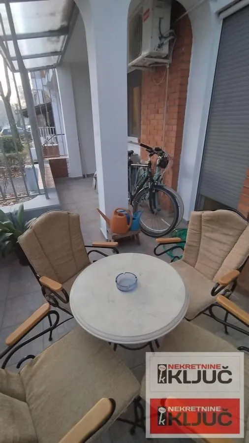 Prodaja, trosoban stan, 75m², Novo naselje, Novi Sad