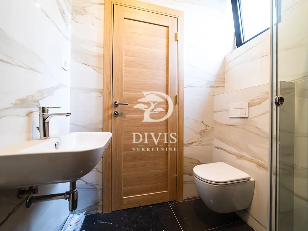 Sale, four bedroom apartment, 71m², Vračar Hram, Vračar Sve Podlokacije