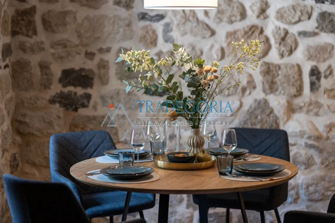 Prodaja, kuća, 170m², Škaljari, Kotor