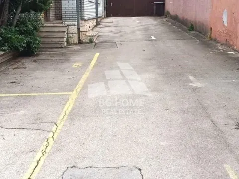 Rent, office space, 1400m², Zemun Centar, Zemun Sve Podlokacije - image 19