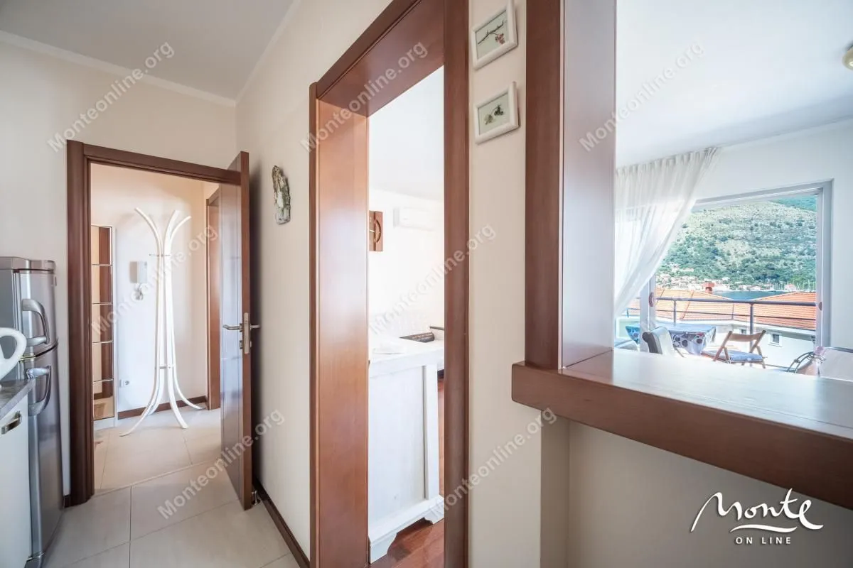 Prodaja, dvosoban stan, 81m², Dobrota, Kotor