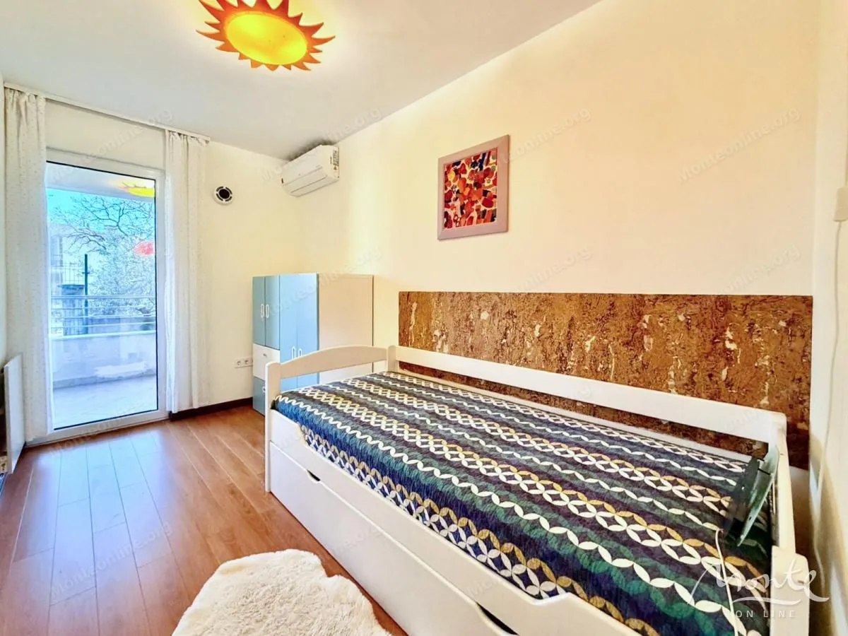 Prodaja, trosoban stan, 122m², Petrovac, Budva
