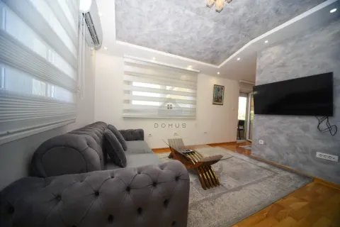 Rent, one bedroom apartment, 30m², Stara Varoš, Podgorica - image 1