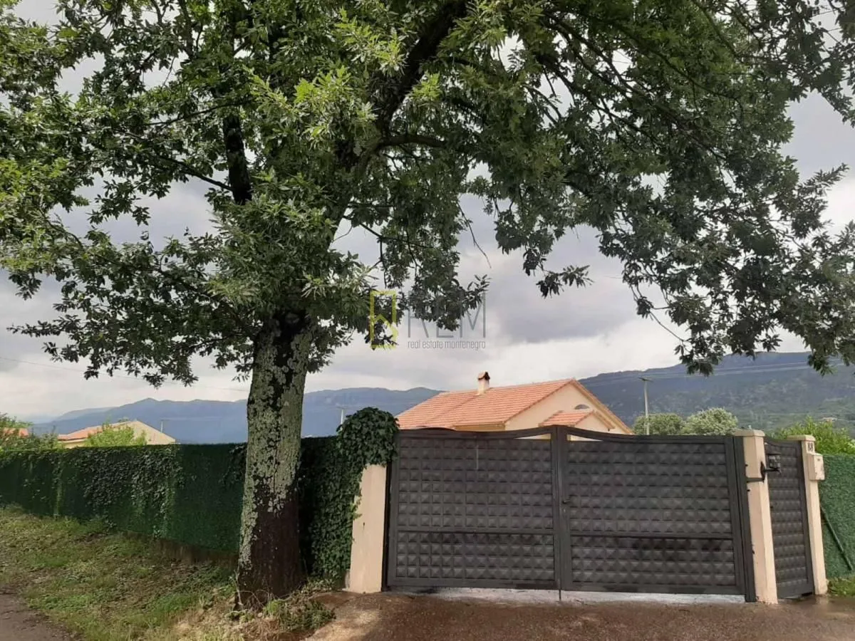 Prodaja, kuća, 106m², Pričelje, Podgorica