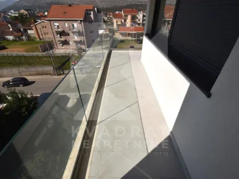 Rent, three bedroom apartment, 130m², Dalmatinska ulica, Podgorica - image 22