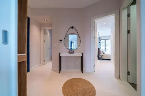 Rent, two bedroom apartment, 102m², Tivat, Crna Gora - image 6