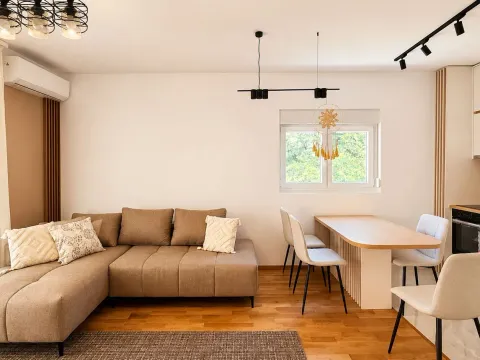 Sale, one bedroom apartment, 46m², Bečići, Budva - image 1