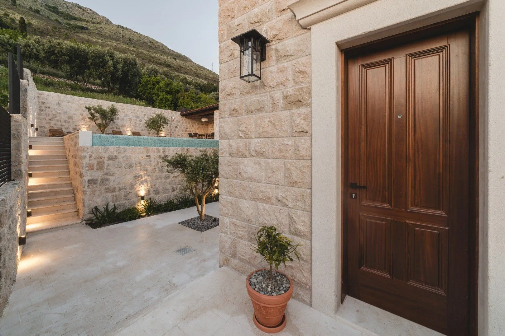 Prodaja, kuća, 197m², Reževići, Budva
