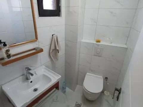Izdavanje, jednosoban stan, 50m², Ulcinj, Crna Gora - image 7