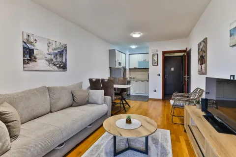 Rent, one bedroom apartment, 53m², Centar, Bar - image 3