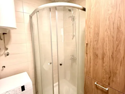 Izdavanje, jednosoban stan, 45m², City Kej, Podgorica - image 8
