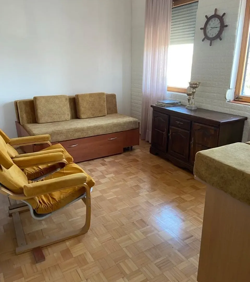 Izdavanje, jednosoban stan, 44m², Stari Aerodrom, Podgorica