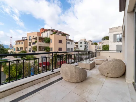 Prodaja, dvosoban stan, 150m², Porto Montenegro, Tivat - image 2