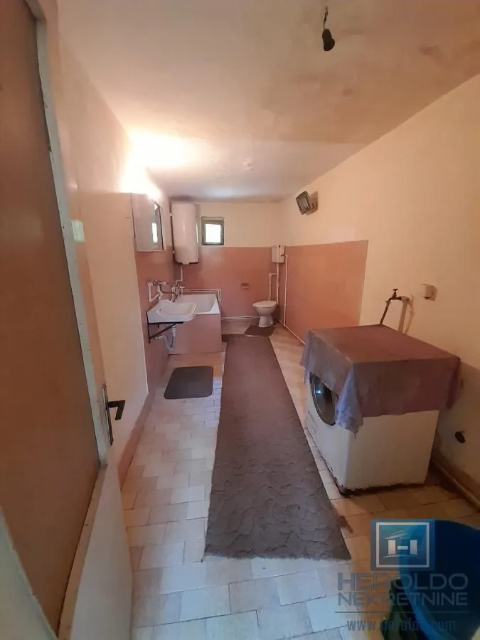 Prodaja, kuća, 200m², Glogovac, Jagodina