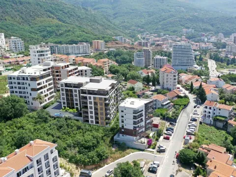 Sale, two bedroom apartment, 83m², Bečići, Budva - image 6