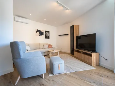 Izdavanje, dvosoban stan, 70m², Tripovići, Tivat - image 2