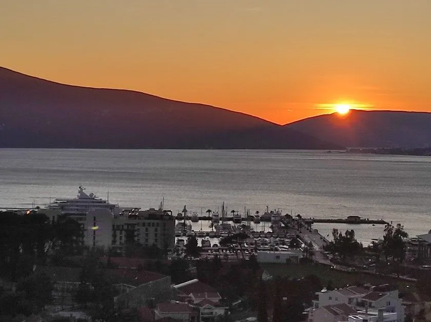 Prodaja, stan, 102m², Tivat, Crna Gora