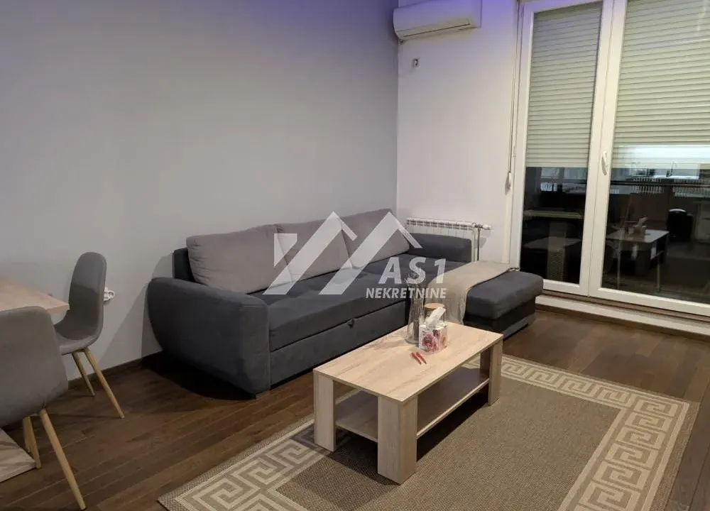 Izdavanje, dvosoban stan, 50m², Adamovićevo Naselje, Novi Sad Sve Podlokacije