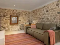 Rent, house, 170m², Škaljari, Kotor - image 6