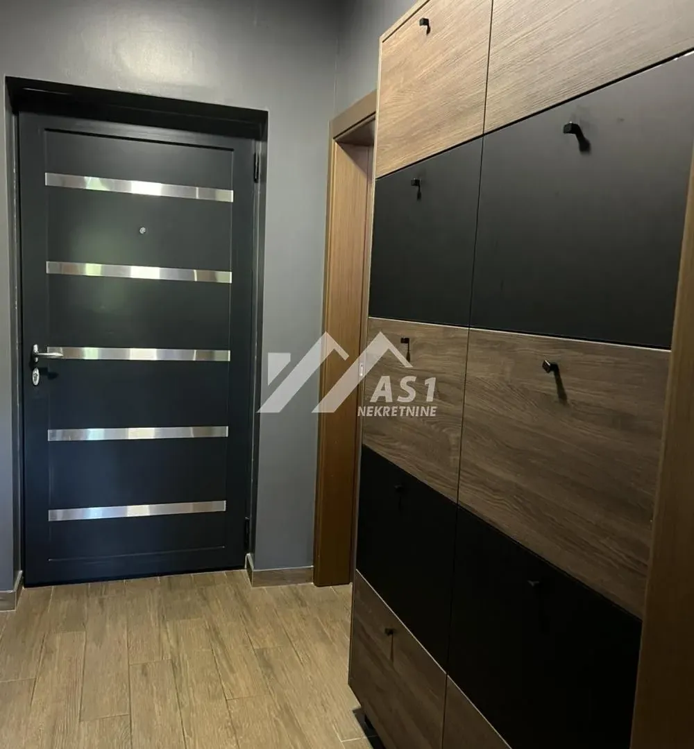 Prodaja, četvorosoban stan, 73m², Karagača, Petrovaradin