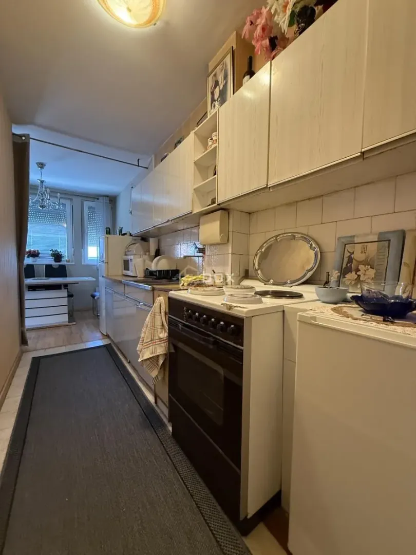 Prodaja, trosoban stan, 72m², Trošarina, Niš