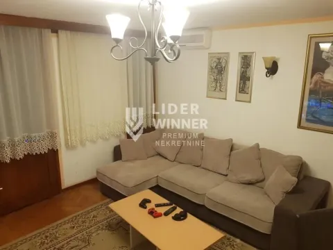 Izdavanje, trosoban stan, 75m², Vračar Centar, Vračar Sve Podlokacije - image 3
