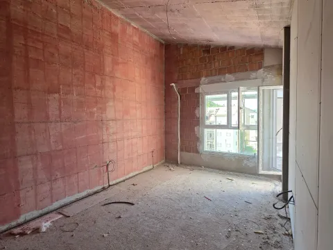 Prodaja, jednosoban stan, 42m², Zabjelo, Podgorica - image 1