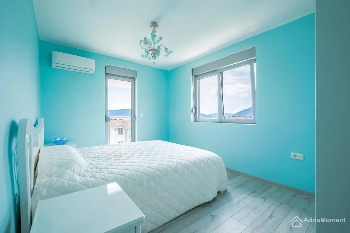 Prodaja, trosoban stan, 116m², Centar, Tivat